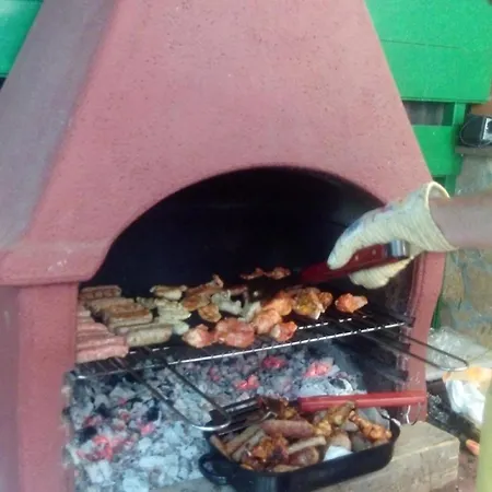 In Mit Terrasse, Grill Und Garten 아파트
