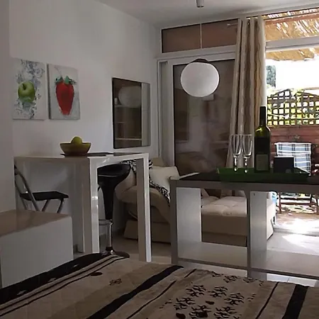 Apartman In Mit Terrasse, Grill Und Garten Zadar
